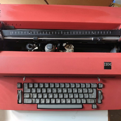 IBM electric typewriter vintage new, collectible