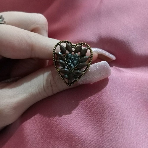 Vintage heart ring with purple beads like new, adjustable size