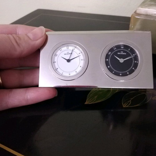 Skagen table clock used, silver metal