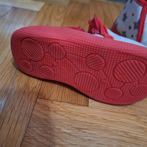 Children's winter slippers size 22 used in excellent condition