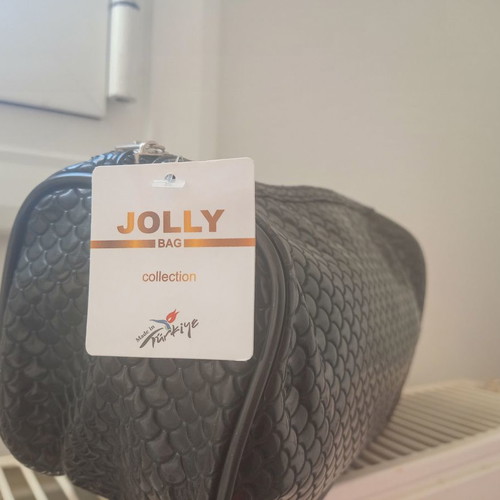 Black quilted toiletry bag new, spacious 20x12