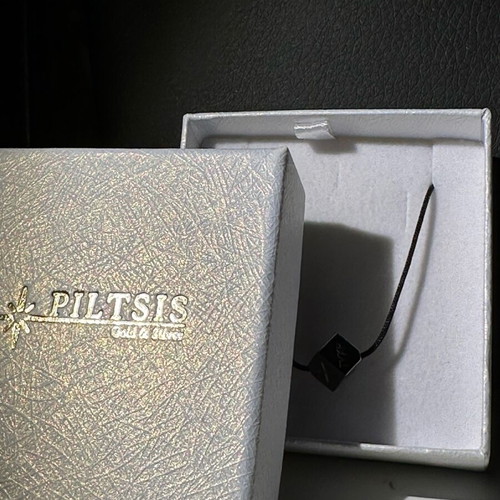 Necklace with wishes new with its box