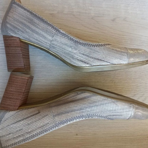 Hispanitas women's shoes made of genuine leather like new, gray and silver, size 40