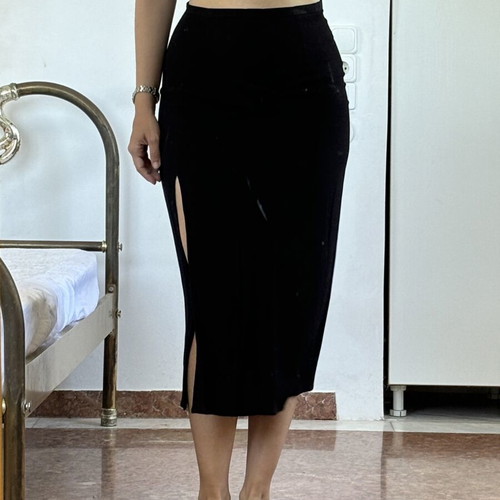 H&M skirt size 36 like new, black