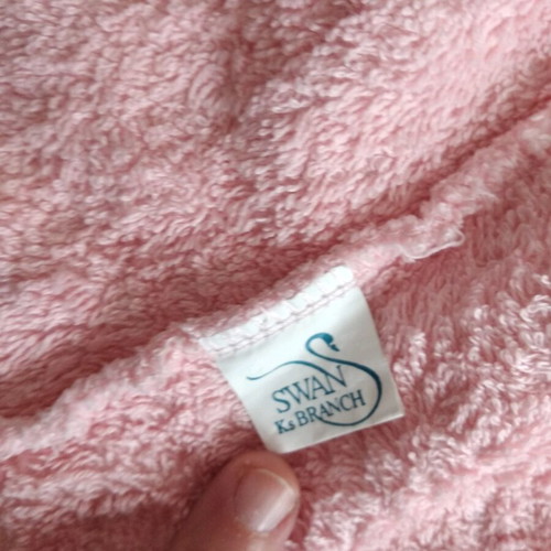 Hair towel pink like new with elastic band