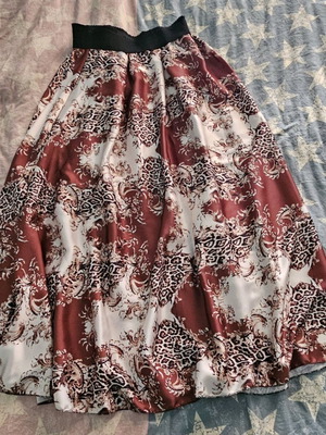 Maxi skirt like new with elastic waist, beige and brown