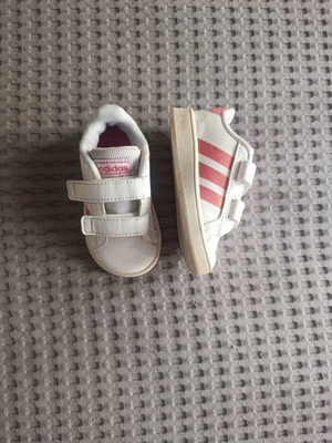 Adidas baby shoes size 20