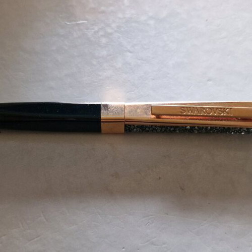 Swarovski pen with crystals like new