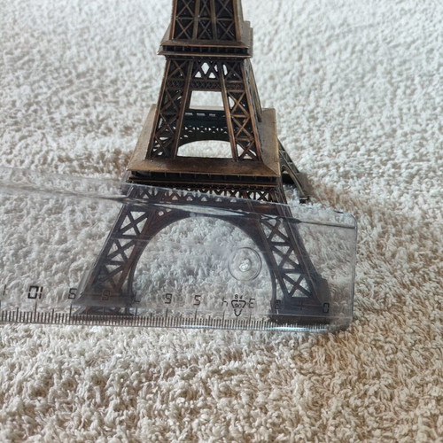Metal Eiffel Tower decorative model, 22cm bronze finish