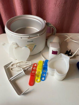 Philips ice cream maker used with accessories and manual