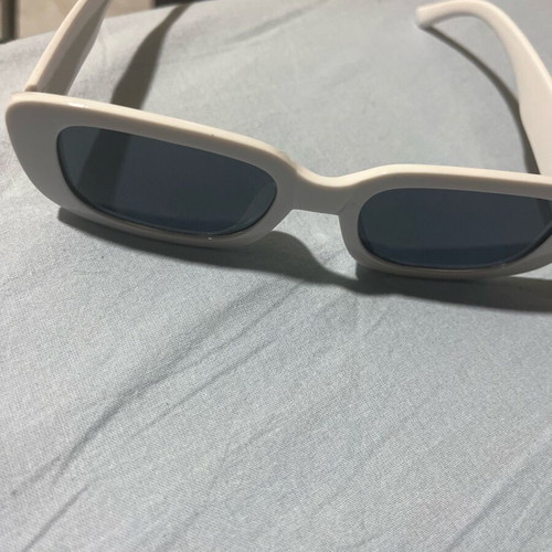Women’s sunglasses unused, white