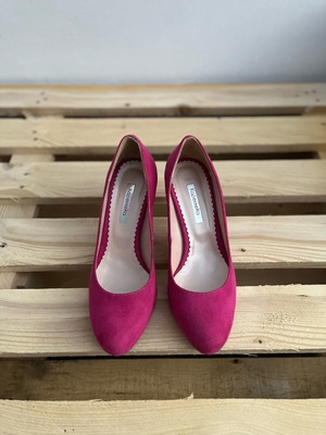 Velveteen pink Kaperneka pumps like new, size 38