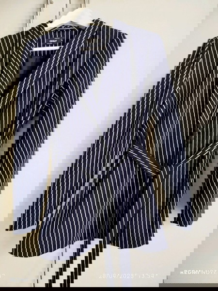 Only ριγέ σακάκι με ζωνη
