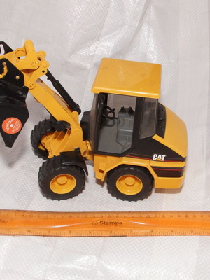 Plastic excavator used with fixed arm