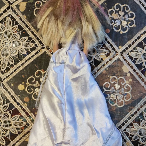 Barbie doll Mattel, blonde with pink highlights
