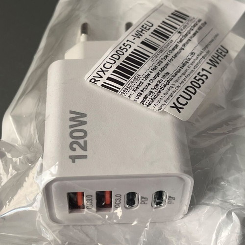 120W GaN Fast Charger with 2x USB-C and 2x USB-A new
