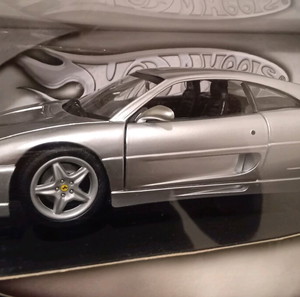 Hot Wheels Ferrari 355 1/18