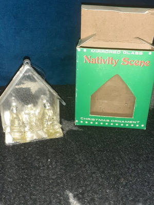Nativity scene made of mirrored glass new, set of 4 pieces
