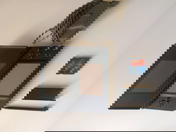 Nintendo Ds + κασέτα με 200+ παιχνίδια + φορτιστή + πενάκι