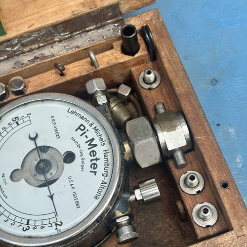 Pi-Meter Lehmann & Michels Hamburg-Altona vintage industrial instrument used