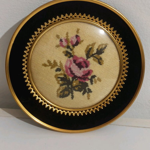 Embroidered frame used, diameter 15.5 cm