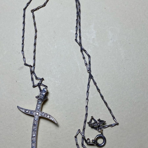 Silver cross like new