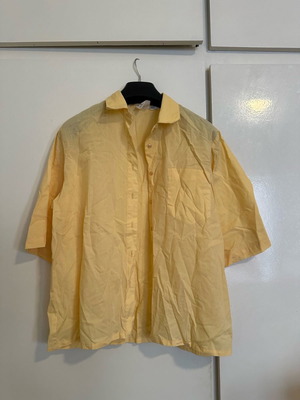 Vintage pastel yellow baggy shirt airy, size M