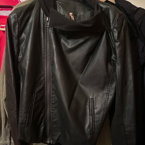 Sweewe women's leather jacket black like new