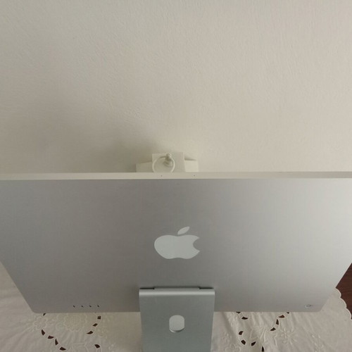 Apple iMac 24" M1 4.5K with 16GB RAM and 1TB SSD like new