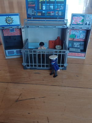 Game Box Police Station Playmobil used