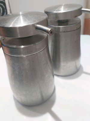 Δοχεία σαπουνιού μεταχειρισμένα, σετ 2 τεμαχίων