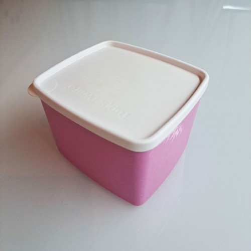 Tupperware Freezer - Safe 800ml like new, pink