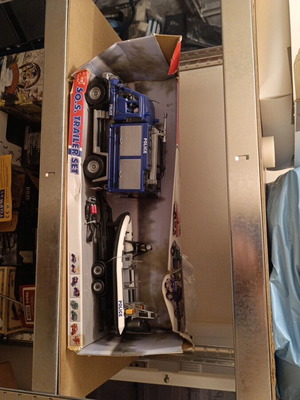 SOS Trailer Set police vehicle with boat and 3 figures like new