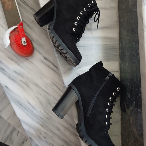 Black ankle boots with zipper and laces, size 40, 8 cm heel
