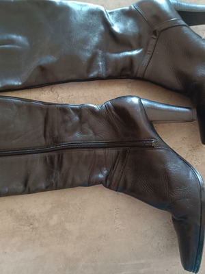 Nine West black leather boots size 38.5 used, high heel