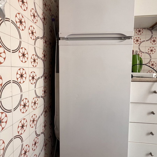 Aqua Thermal Aures 9000 BTU air conditioner, General Electric fridge freezer, Schaub Lorenz stove, Beko washing machine used