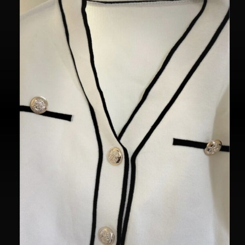 Cropped white cardigan with black details and gold buttons, new size M