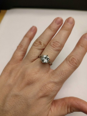 Solitaire ring with Swarovski element like new