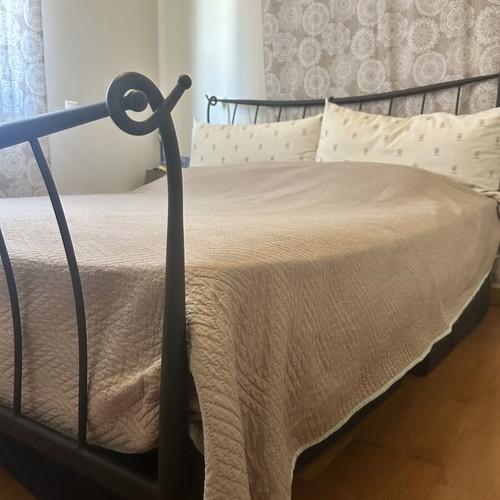 Double iron bedroom set like new, dark matte brown