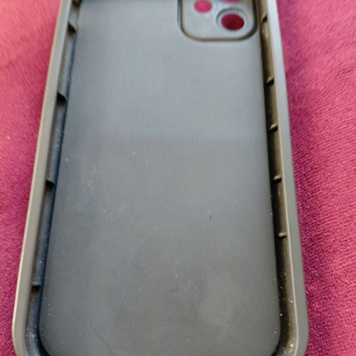 iPhone 11 cases like new, pack of 2 pieces