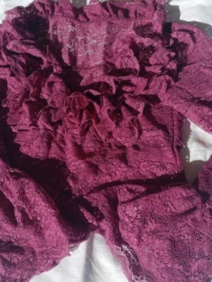 Vintage crop top lace with bell sleeve like new, one size
