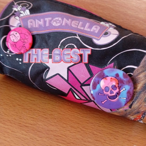 Antonella pencil case from Patty series like new with 2 badges