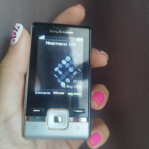 Sony Ericsson T715 mobile phone