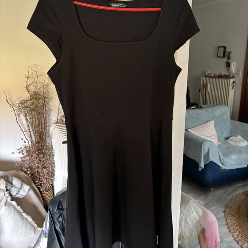 Women's dresses and skirts lightly worn, pack of 20