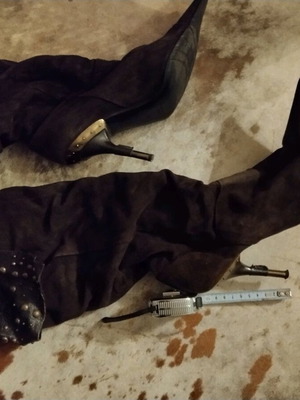 Leather brown castor and leather high-heeled boots like new, size 40