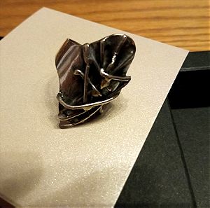 Ασημένιο δαχτυλίδι με μοντέρνο σχέδιο