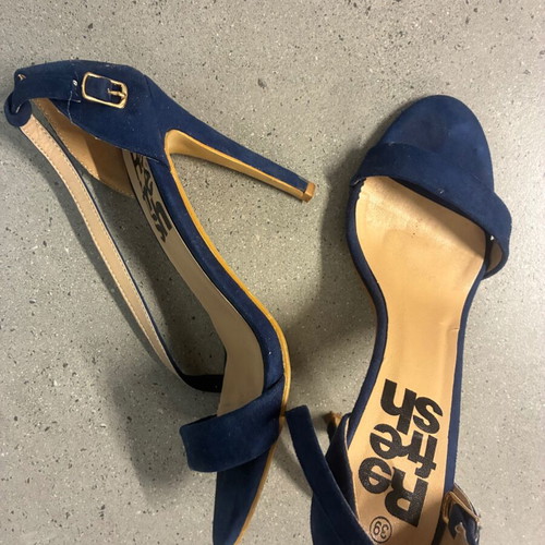 Refresh blue sandals size 39