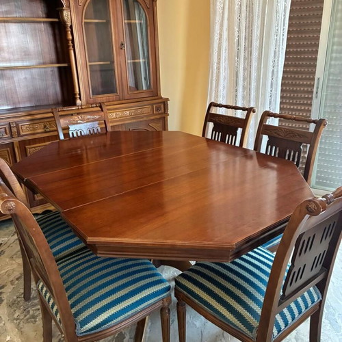 Classic wooden extendable dining set with 6 carved chairs like new