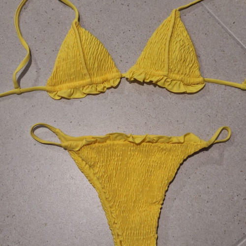 Decoro bright yellow smocked crinkle bikini set new, size S/M