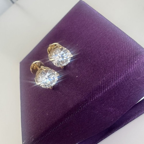 Lab Grown Diamond Earrings 4ct with Certificate like new, gold color